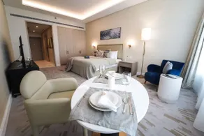 Lux Studio in Palm Tower w/ Sea View Infinity Pool - Image 3