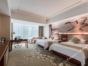 Crown Hotel - Image 3