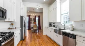 Fabulous Cottages with City Views - Image 2