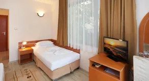 Nirvana Guest House - Image 5