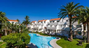 Apartamentos Los Rosales - Image 2