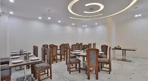 Hotel Yadgar - Near Railway Station - Image 3
