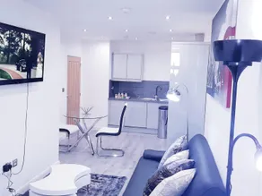 Z Home Apartments - Image 5
