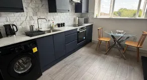 1 Bed Flat - Sleeps 2 - Pets - Parking - Wifi - Image 3