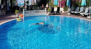 Azak Hotel - Image 4