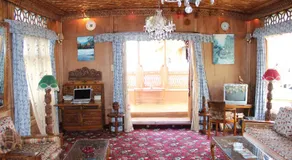 RITZ Houseboats - Image 3
