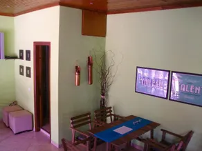 Pella House Studios & Apartments - Image 3