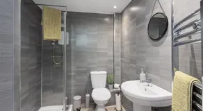 Sleek Canalside Stay in Edinburgh - Image 2