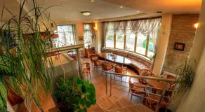 Plaza Family Hotel - Image 2