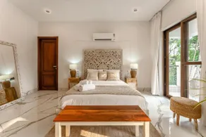 ELIVAAS Signature Casa Del Mundo With Pvt Pool, Bar, Lift & Scenic Hill Vistas - Image 2