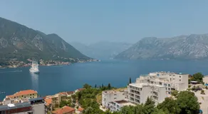 Skyline Shore with Sea View - Image 5