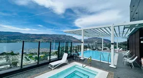 Stunning Million-Dollar Lakeview 2 Bedroom signature Loft with rooftop pool - Image 4