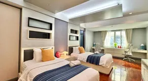 Low-Rise House for Groups Near BTS & EmDistrict For Spacious Cozy Stay - Image 2