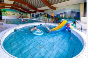 Chalet Meerwijck mit Terrasse am Wasser mit Strand und Schwimmbad - Image 4