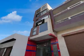 Townhouse Johri Enclave Metro Station Formerly Second Home - Image 5