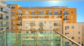 Cosy Living Apartment w Balcony - Image 3