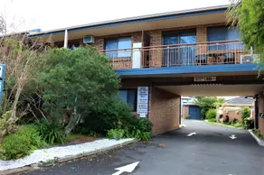 Bridge View Motel - Image 3