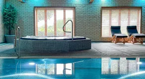 Rowan Boutique Lodge for couples with a dog - Image 3
