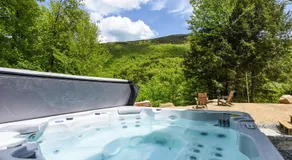 Lux Chalet 4 Bd Fireplace HotTub AC Pet Friendly - Image 3
