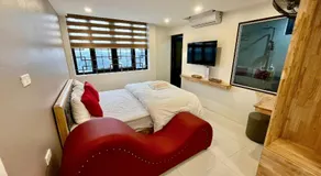 Habibi Hotel - Image 2
