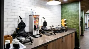 Fairfield by Marriott Inn & Suites Louisville Airport - Image 2