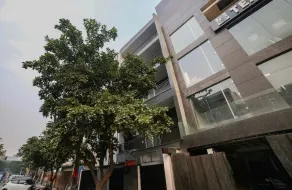 Collection O Kailash Enclave - Image 4
