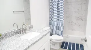 Urban 2BR Apartment Near Galleria & Downtown HTX - Image 2