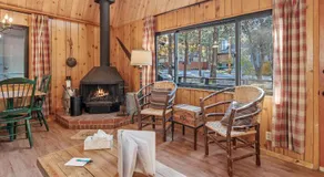 The Sugar Loft - Cozy cabin located in one of the quietest neighborhoods! Relax and recharge! - Image 2