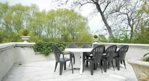 Les Bains Bed & Breakfast - Image 5