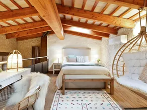 Charming Stone House near Beach Retreat - Image 2