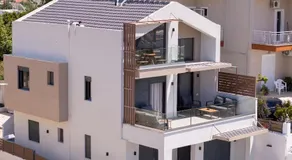 Evi Seaside Suites - Image 4