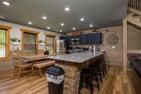 Tri Star Lodge - Image 2