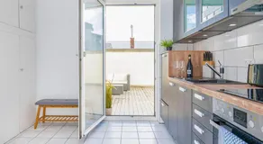 SpaceStays Apartment For 5 Zentrum WIFI HBF - Image 3