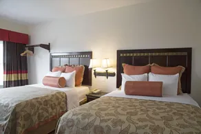Harborview Inn & Suites-Convention Center-Airport-Gaslamp-Seaworld-Zoo-Balboa Park - Image 2