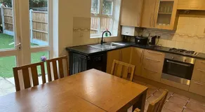 Beautiful 4 bedroom home 3 bathrooms, Excellent location, Family, Group, Corporate, Contractor - Image 5