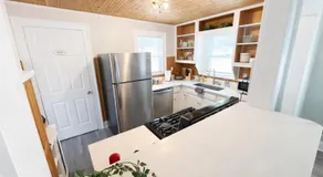 Dog Friendly, Firepit, Hot Tub, EV Chrger, Broad Ripple - Image 4