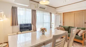 Universal Bay Condominium - Image 2