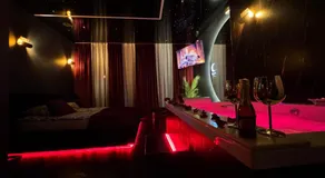 Moon Luxury Apartment - Jacuzzi & Sauna - Image 3