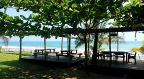 Afro Beach eco Resort Butre - Image 3