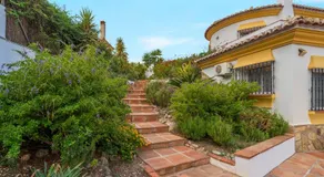 Villa apta para niños con terraza, barbacoa y jardín | Vistas al jardín - Image 5