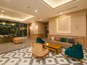Marshal Palace Hotel - Image 4