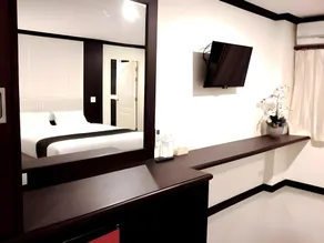 The Capital Hotel - Image 3