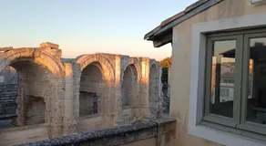 Vue la plus haute sur l'Amphithéâtre-arènes - Image 3