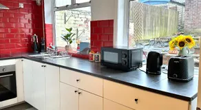 3 Twin Bedroom Entire House Sleeps 10 Driveway Parking near Coventry University and City Center - Image 4