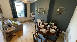 Acacia House - Image 2