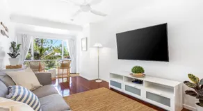 Beachfront Retreat Yeppoon - Image 2