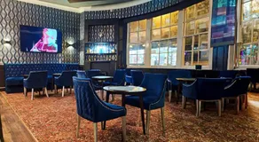 The Crown Hotel - Image 2