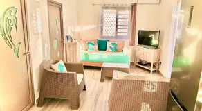Green hill - Image 2