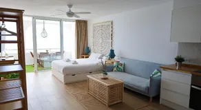 Cosy Sea View Studio FREE WIFI by Olax Rentals - Image 2