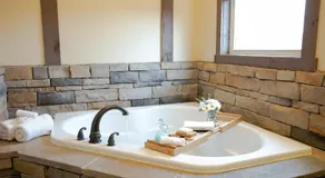 Country Bliss Cottage by Amish Country Lodging - Image 4